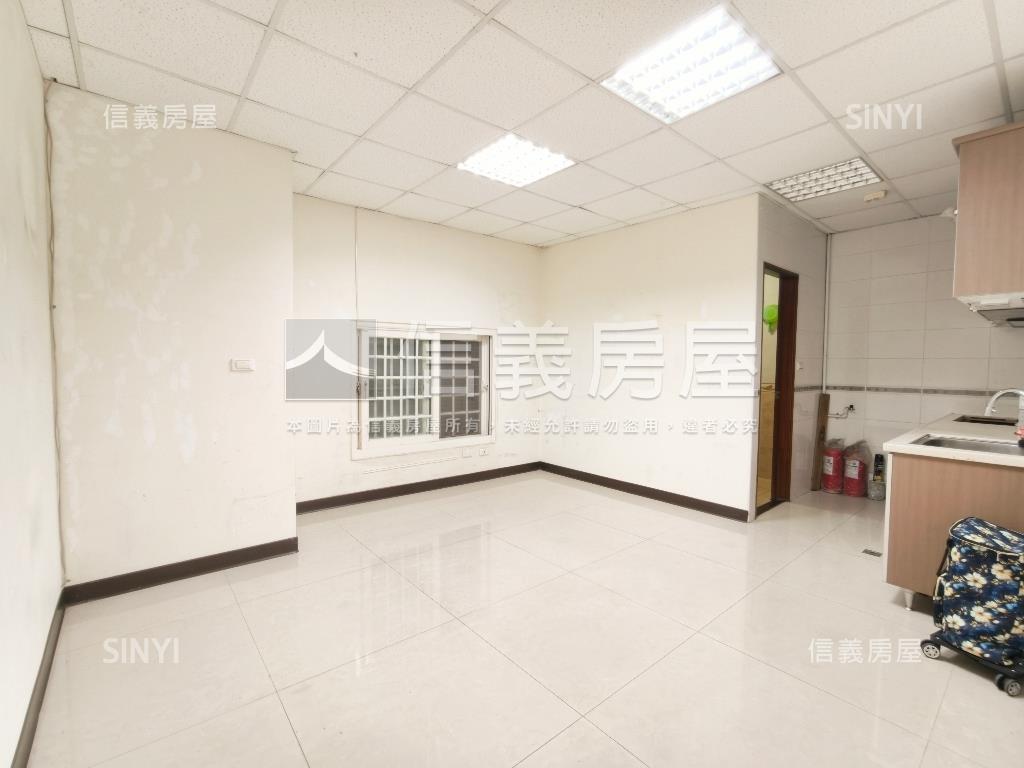 稀有九米大面寬黃金雙店面房屋室內格局與周邊環境