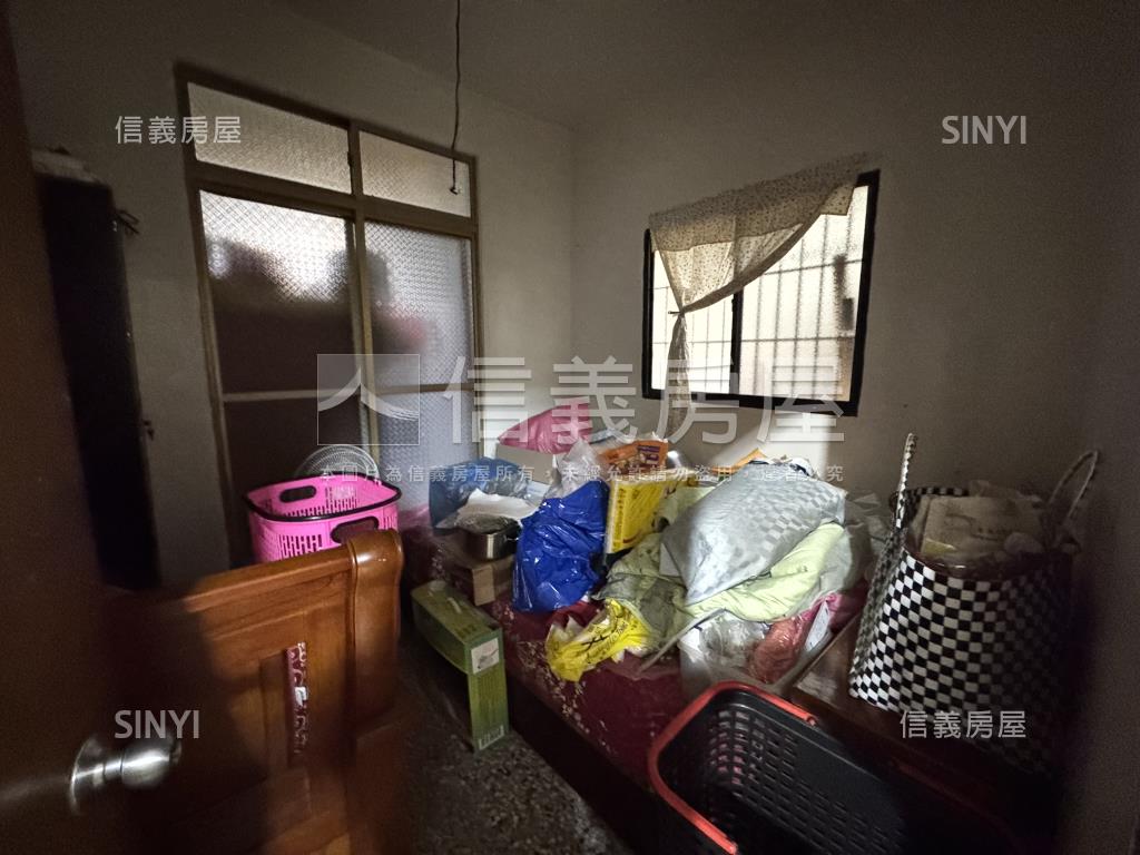 臨路大地坪透天房屋室內格局與周邊環境
