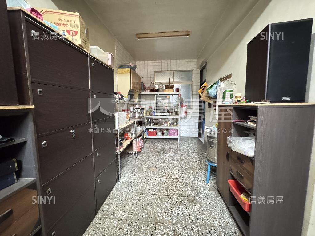 臨路大地坪透天房屋室內格局與周邊環境