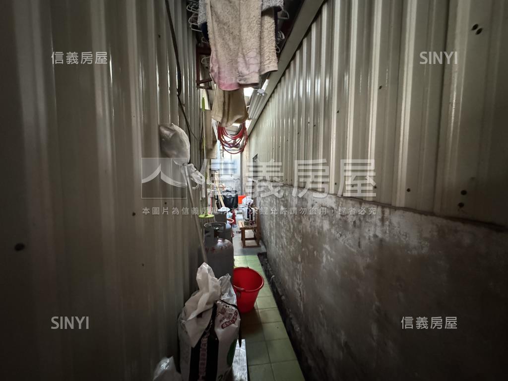 臨路大地坪透天房屋室內格局與周邊環境