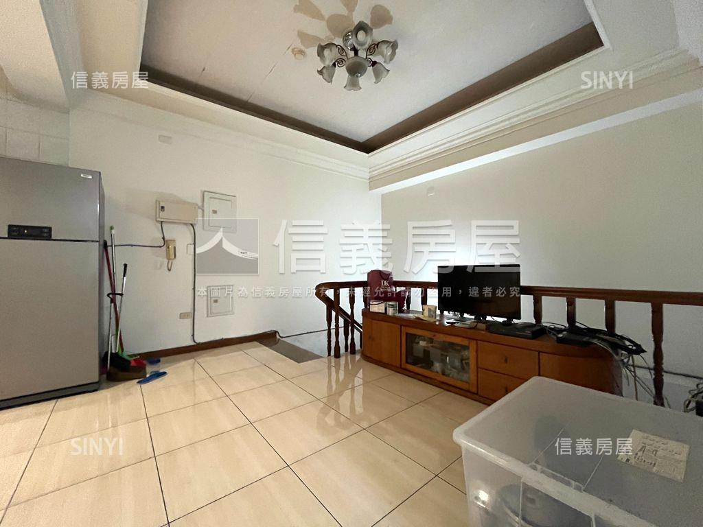 北區北成路｜面寬角窗店面房屋室內格局與周邊環境