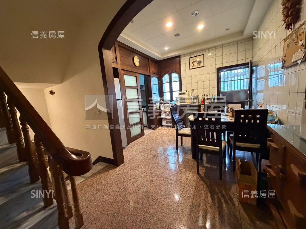 碧瑤城堡近新屋交流道透天房屋室內格局與周邊環境