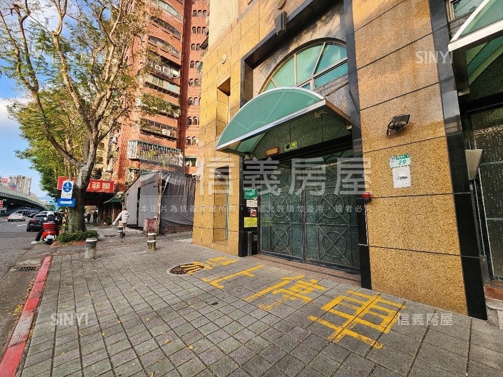 中山女高建北便宜車位房屋室內格局與周邊環境