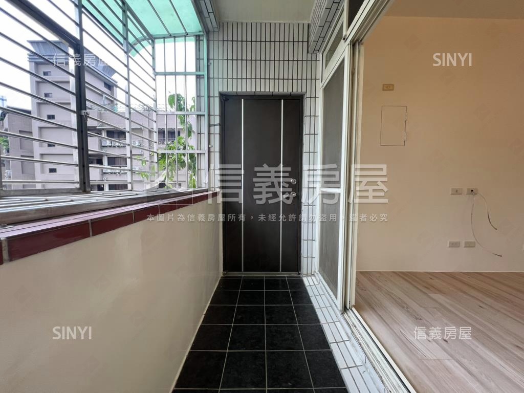 明亮三房兩廳兩衛房屋室內格局與周邊環境