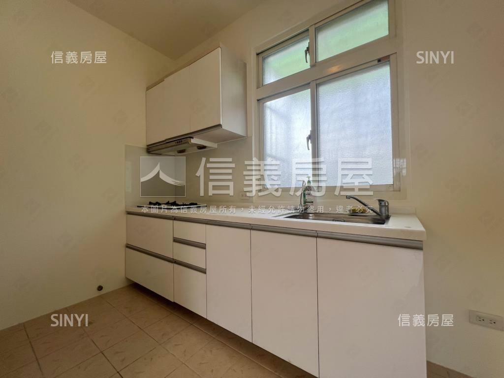 明亮三房兩廳兩衛房屋室內格局與周邊環境