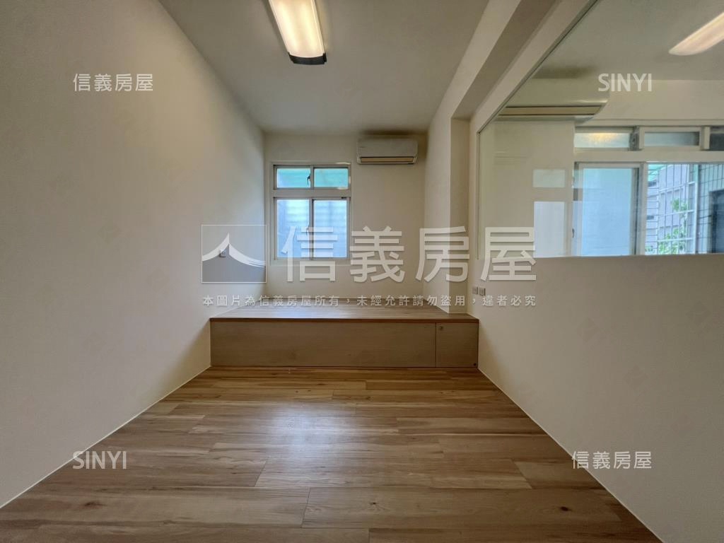 明亮三房兩廳兩衛房屋室內格局與周邊環境