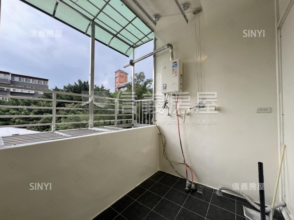 明亮三房兩廳兩衛房屋室內格局與周邊環境