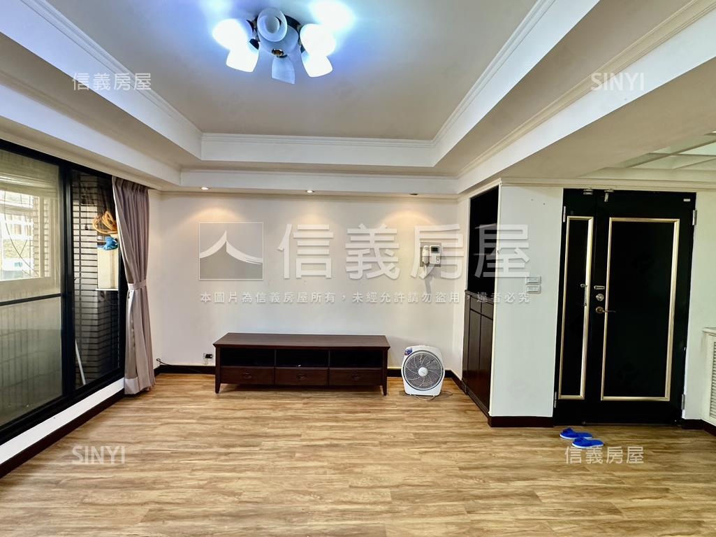 天母國小四房電梯房屋室內格局與周邊環境