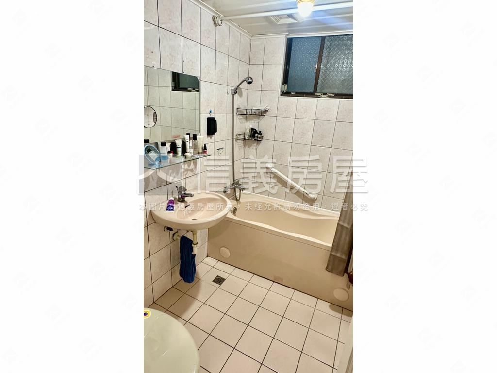 天母國小四房電梯房屋室內格局與周邊環境