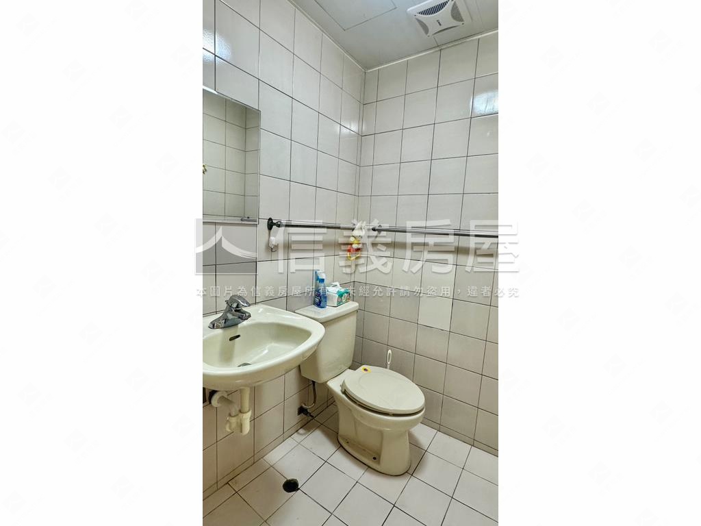 天母國小四房電梯房屋室內格局與周邊環境