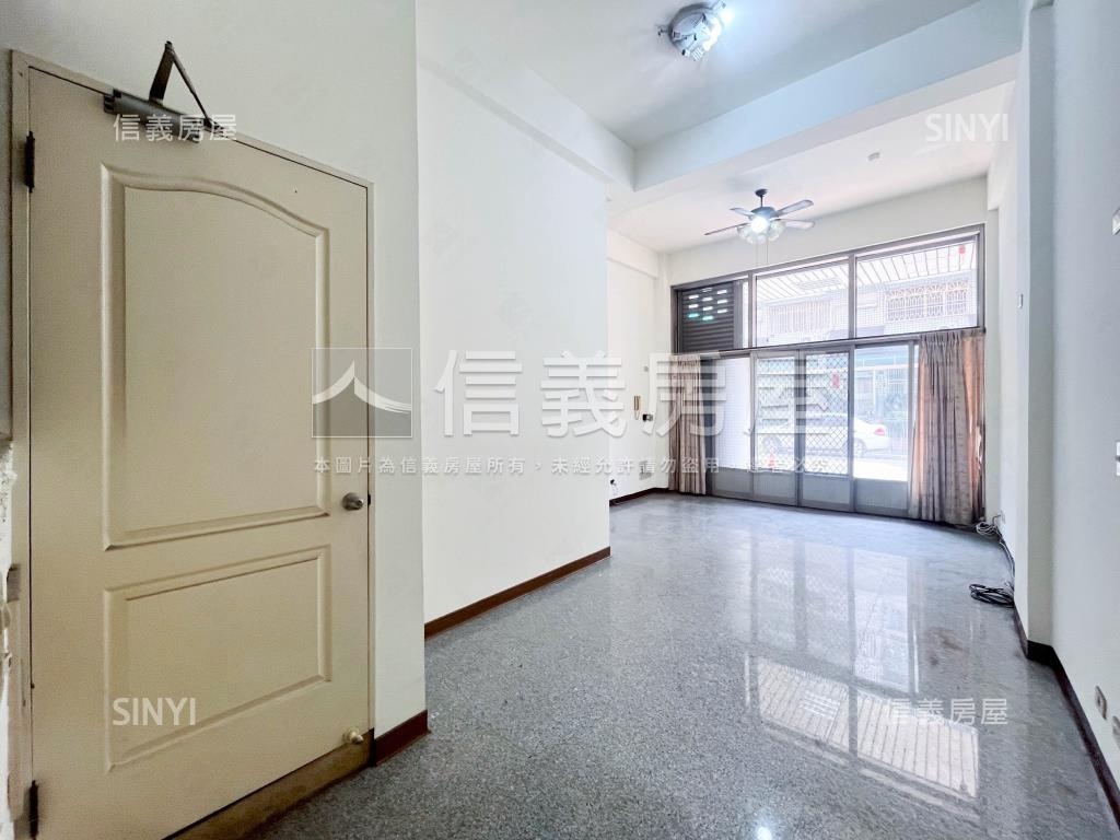八期稀有朝南透店房屋室內格局與周邊環境