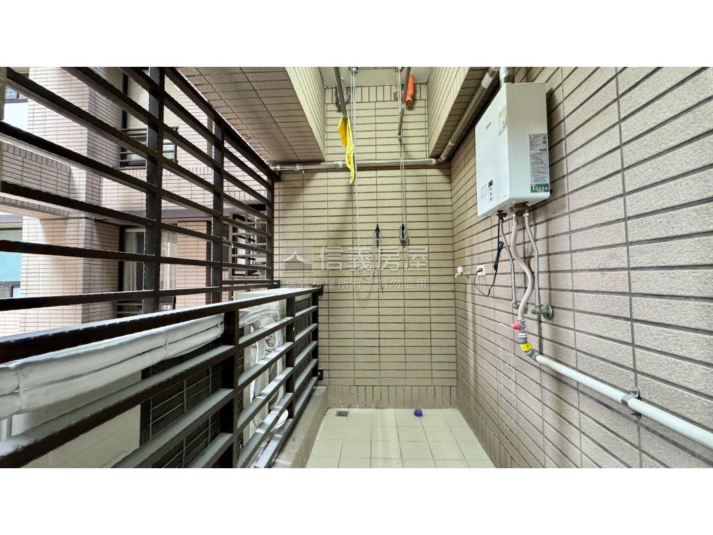 新南港高樓３房房屋室內格局與周邊環境