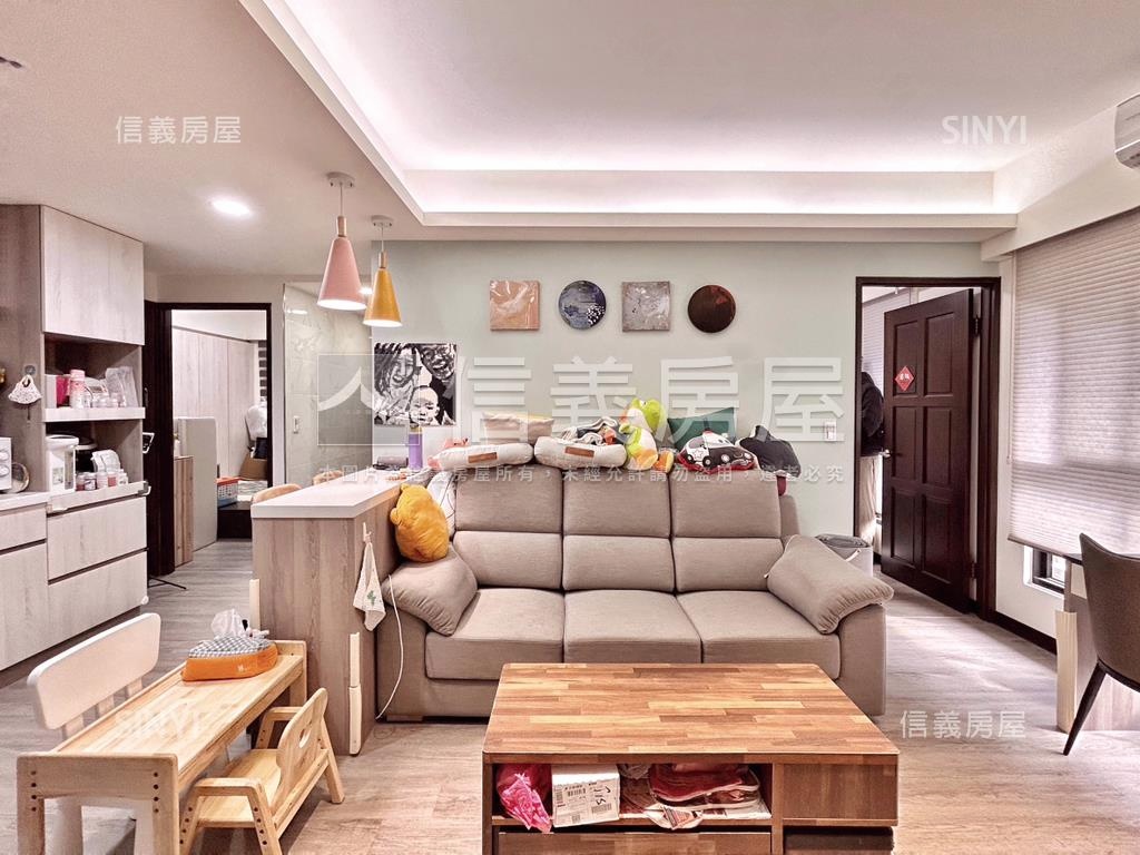 裝潢新五綻兩房車位房屋室內格局與周邊環境