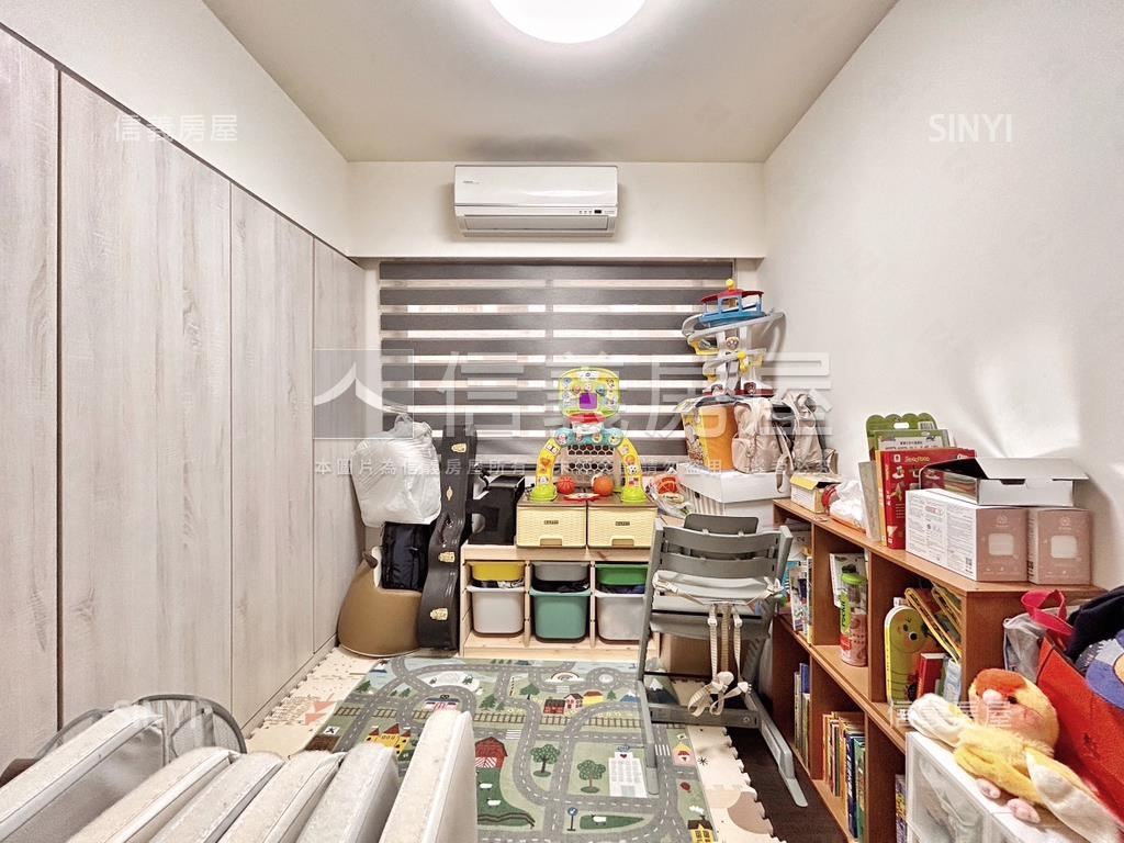 裝潢新五綻兩房車位房屋室內格局與周邊環境