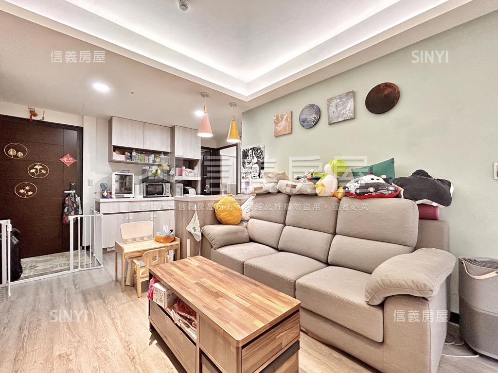 裝潢新五綻兩房車位房屋室內格局與周邊環境