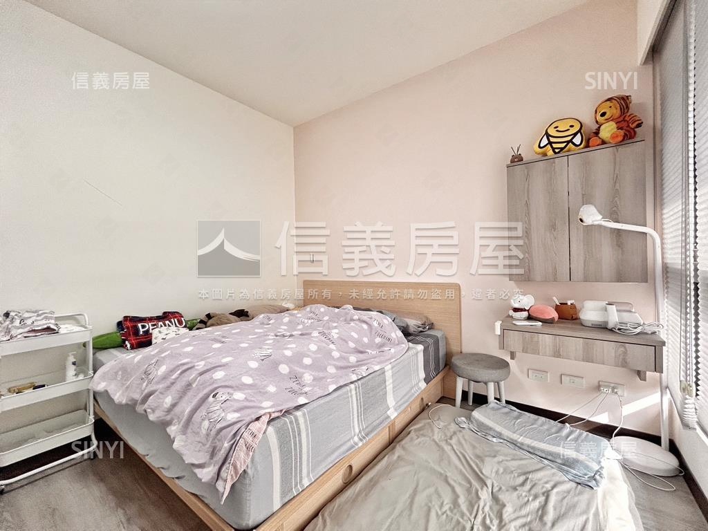 裝潢新五綻兩房車位房屋室內格局與周邊環境