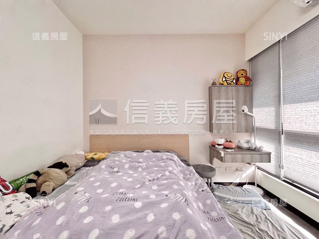 裝潢新五綻兩房車位房屋室內格局與周邊環境