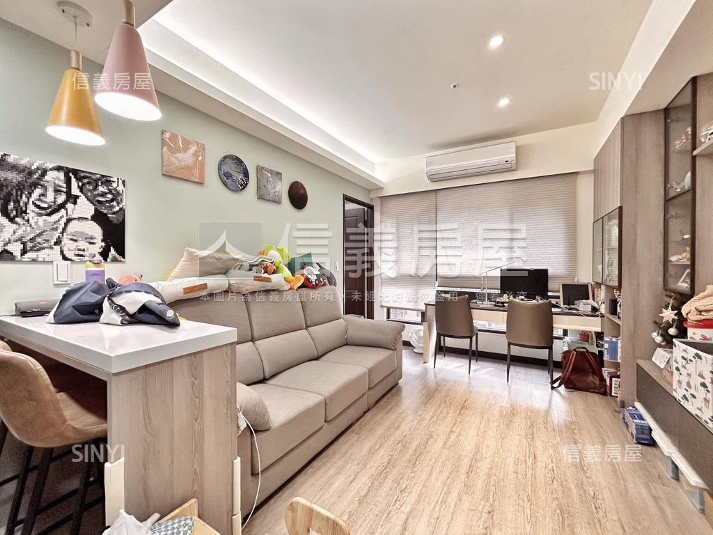 裝潢新五綻兩房車位房屋室內格局與周邊環境