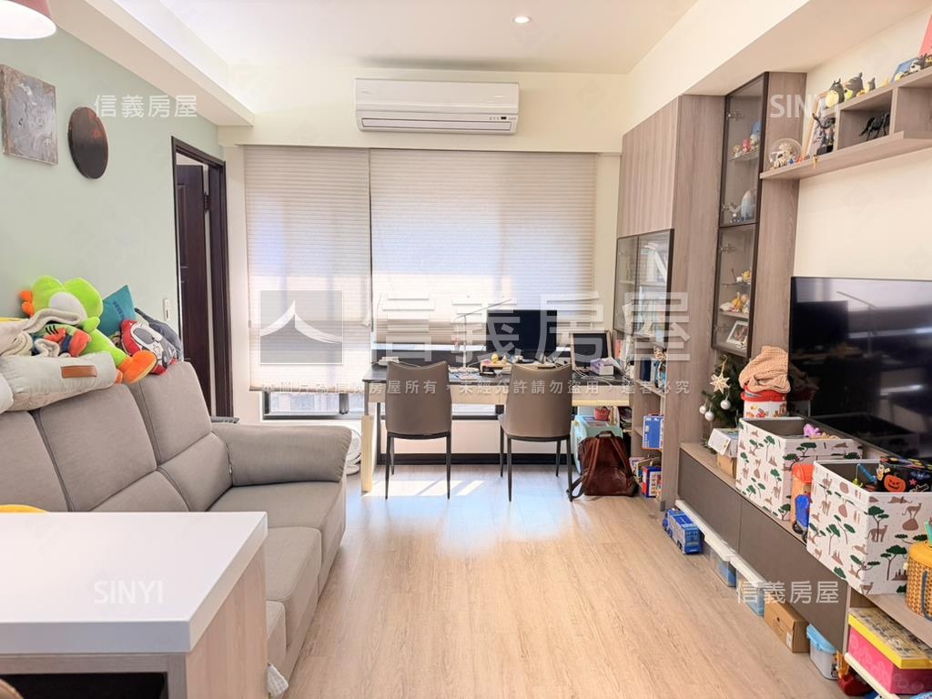 裝潢新五綻兩房車位房屋室內格局與周邊環境