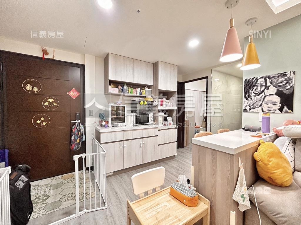 裝潢新五綻兩房車位房屋室內格局與周邊環境