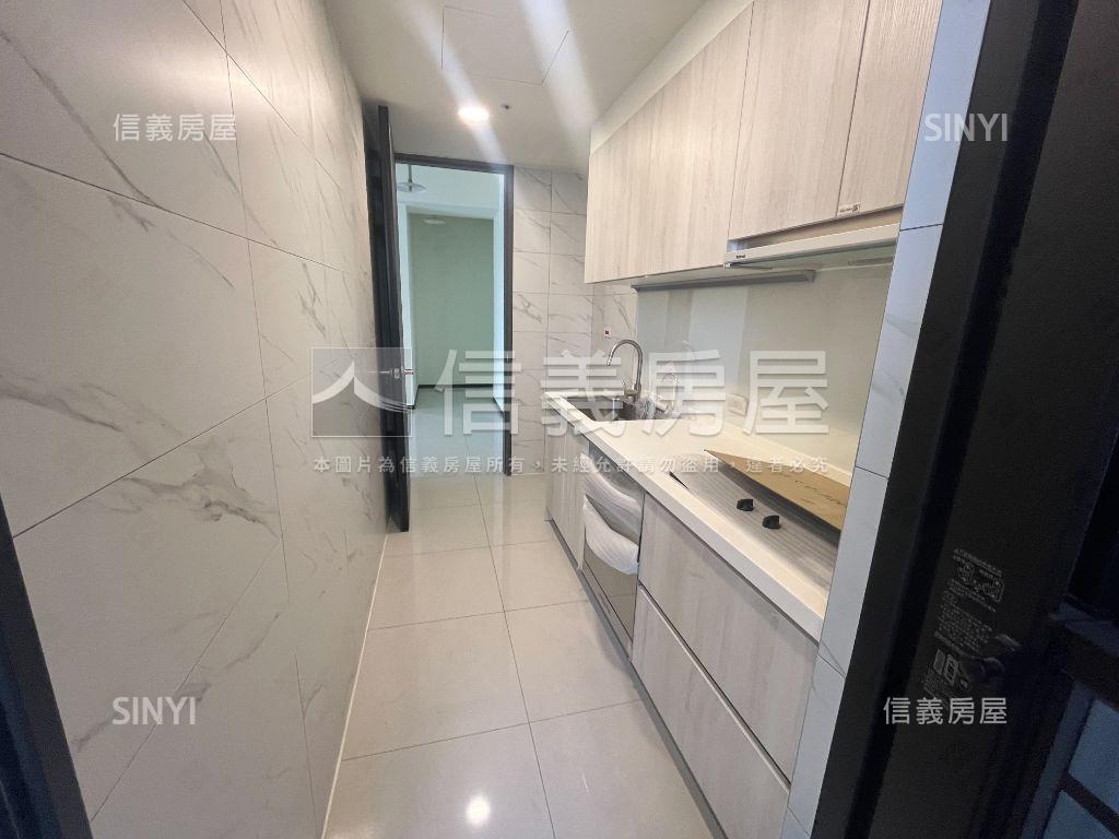 淳白邊間前後陽台三房車位房屋室內格局與周邊環境