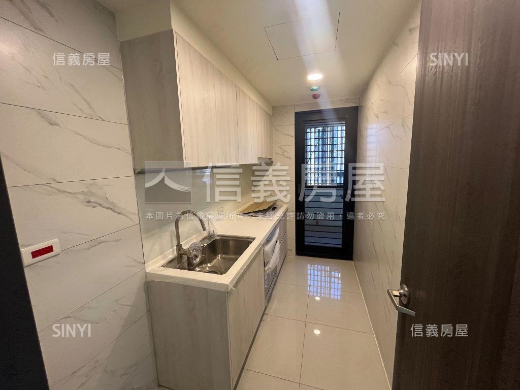 淳白邊間前後陽台三房車位房屋室內格局與周邊環境