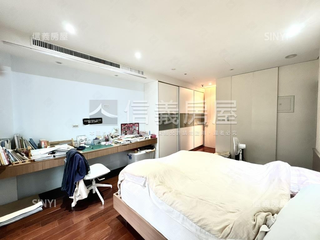 七期南側裝潢花園別墅房屋室內格局與周邊環境