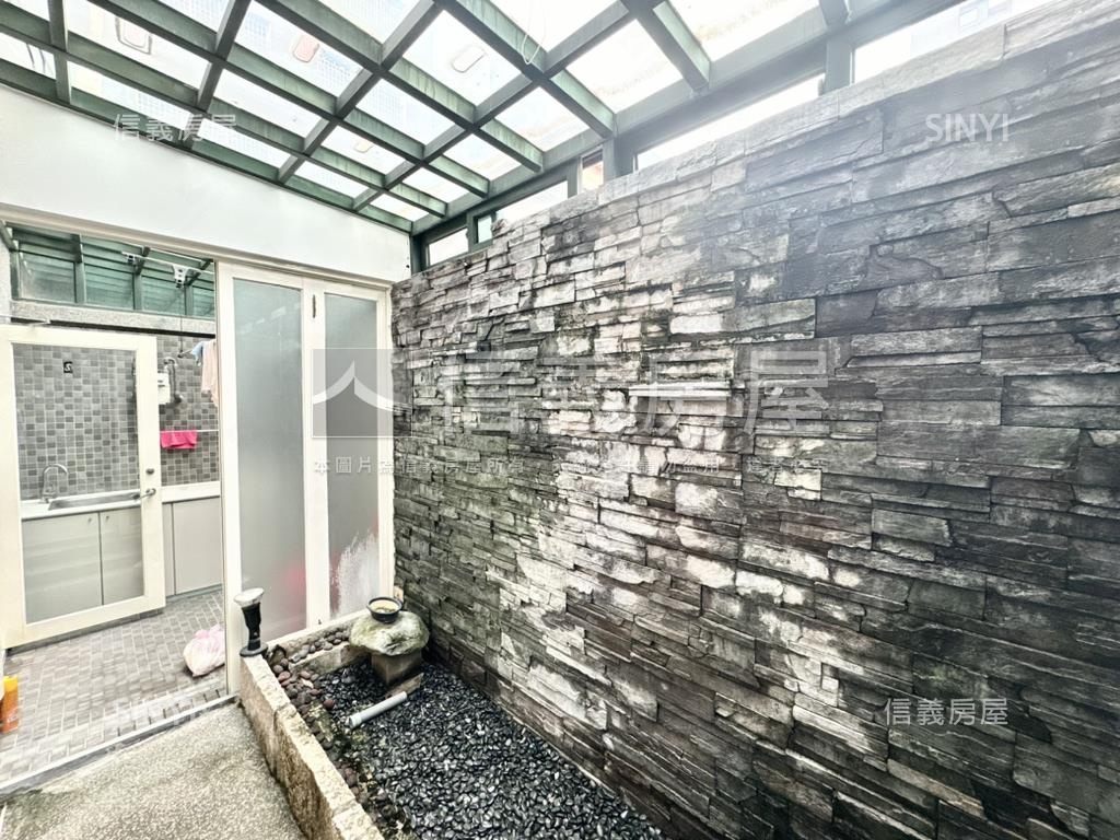 七期南側裝潢花園別墅房屋室內格局與周邊環境