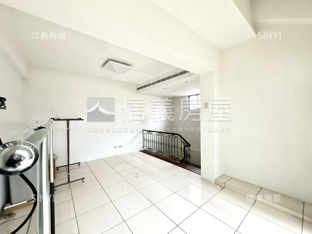七期南側裝潢花園別墅房屋室內格局與周邊環境