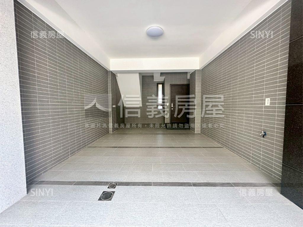 高大輕屋齡前後雙車墅房屋室內格局與周邊環境