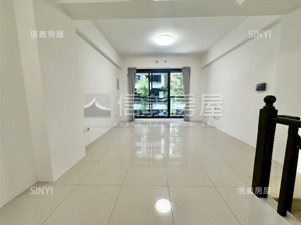 高大輕屋齡前後雙車墅房屋室內格局與周邊環境