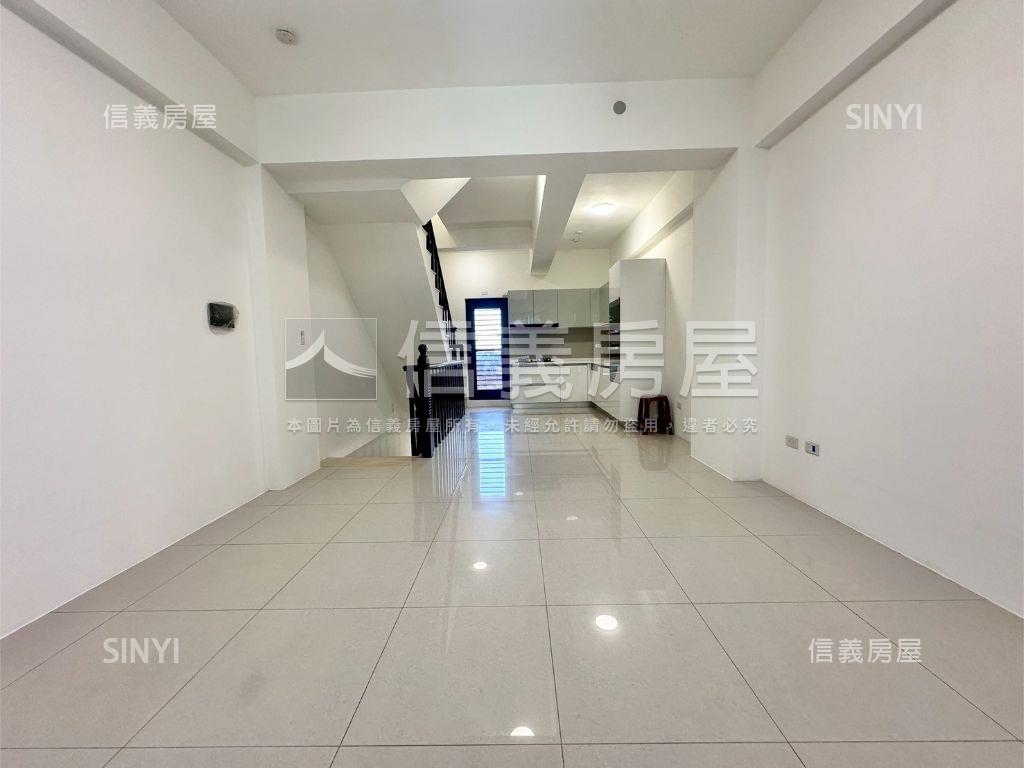 高大輕屋齡前後雙車墅房屋室內格局與周邊環境