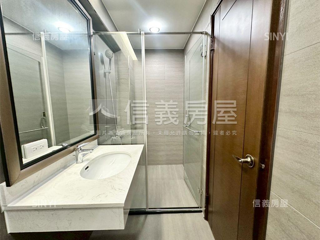 高大輕屋齡前後雙車墅房屋室內格局與周邊環境
