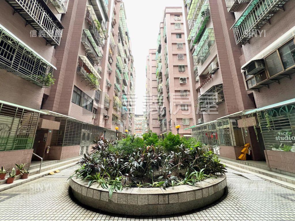 稀有陽明大廈三房車位房屋室內格局與周邊環境