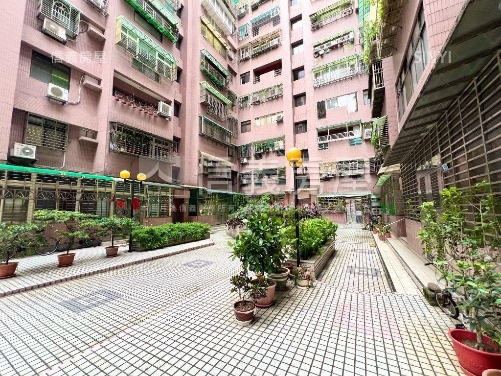 稀有陽明大廈三房車位房屋室內格局與周邊環境