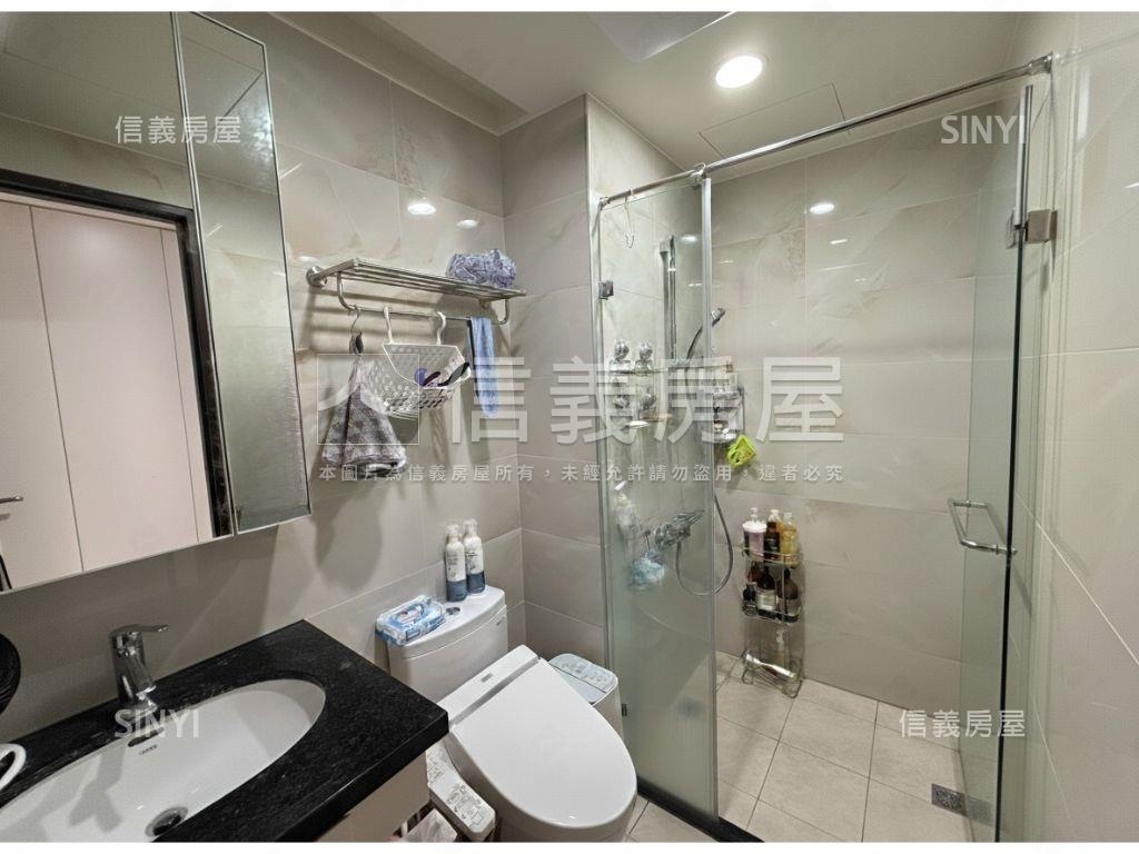 知森堂精美三房車位房屋室內格局與周邊環境