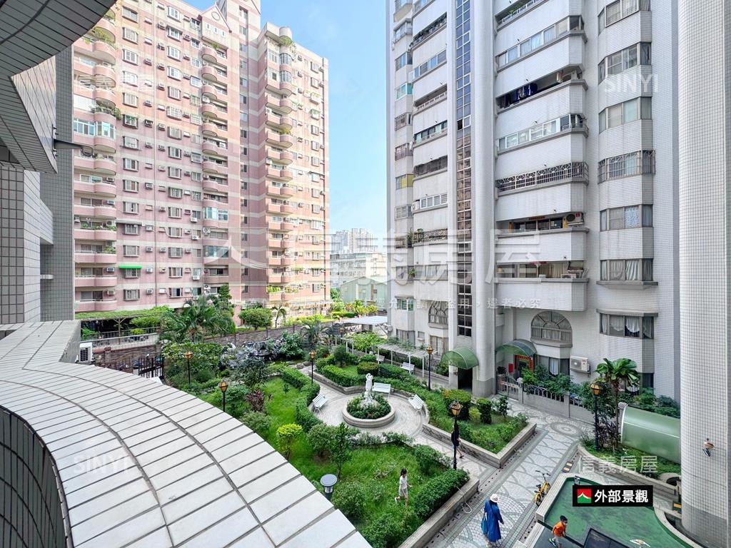 鄰文山特區，寬敞三房車位房屋室內格局與周邊環境