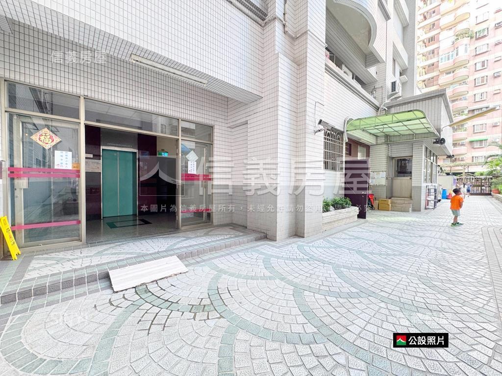 鄰文山特區，寬敞三房車位房屋室內格局與周邊環境