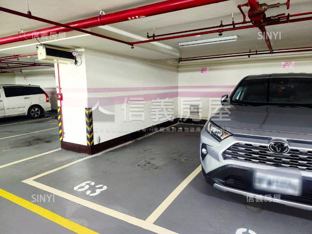 新世界近１０１坡平車位房屋室內格局與周邊環境