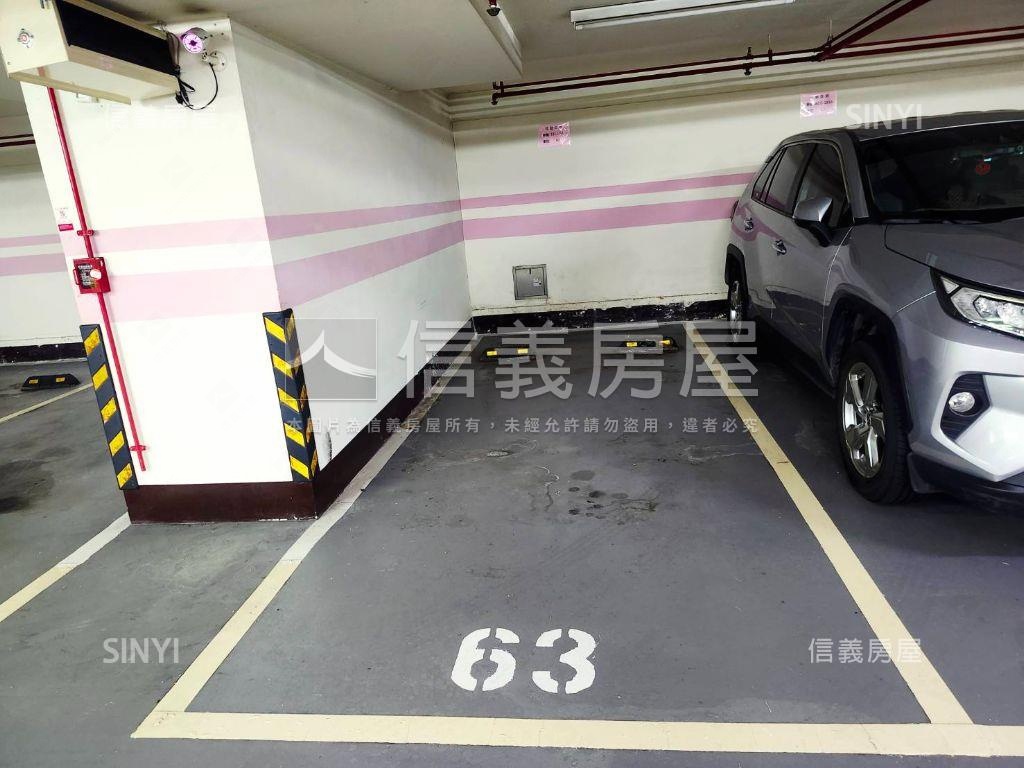 新世界近１０１坡平車位房屋室內格局與周邊環境