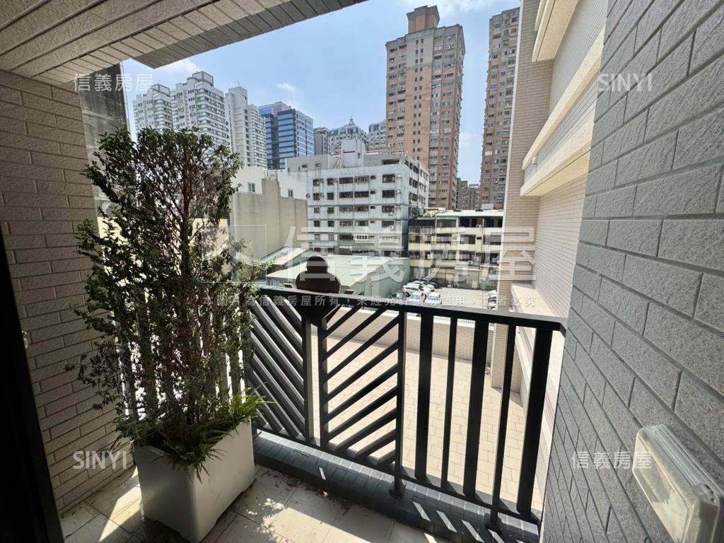 新成屋近捷運均質三房平車房屋室內格局與周邊環境