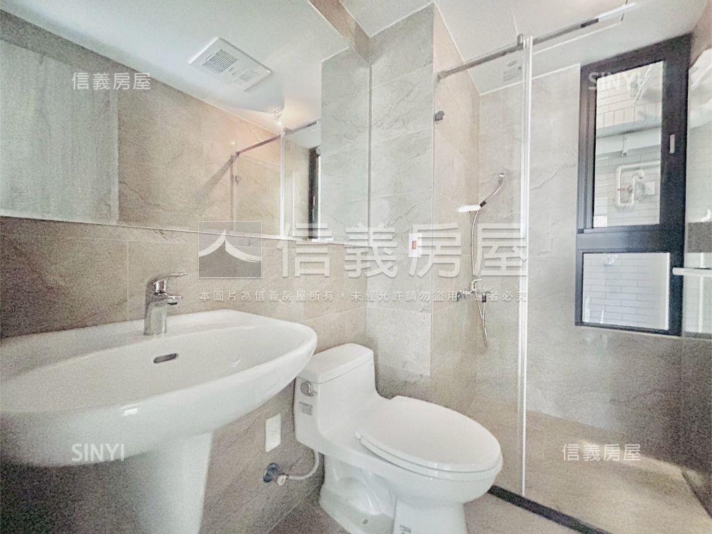 新成屋捷運三房＋平面車位房屋室內格局與周邊環境