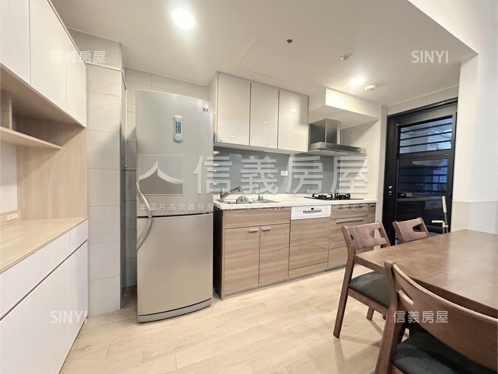 專任高鐵奇磊大兩房兩衛浴房屋室內格局與周邊環境