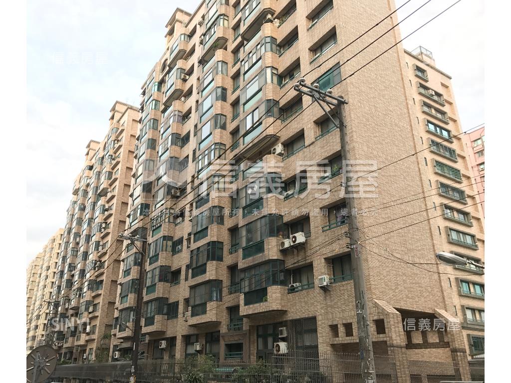 內壢愛樂四房附平面車位房屋室內格局與周邊環境