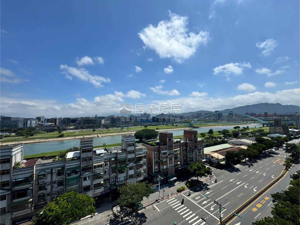 民生社區河畔稀有美套房屋室內格局與周邊環境