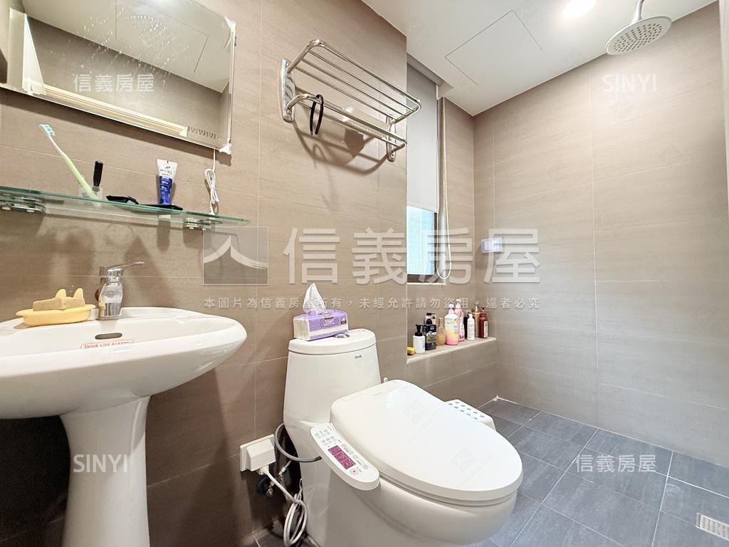 【八期】震後雙車透天房屋室內格局與周邊環境