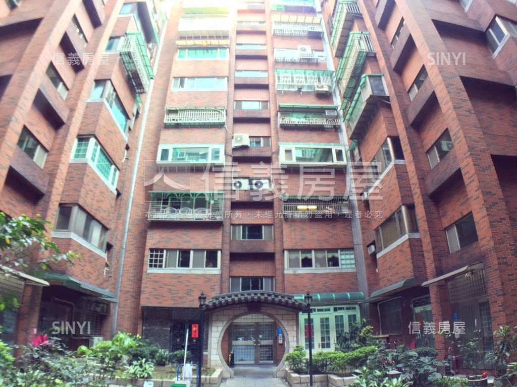 陽明天下三房車位房屋室內格局與周邊環境