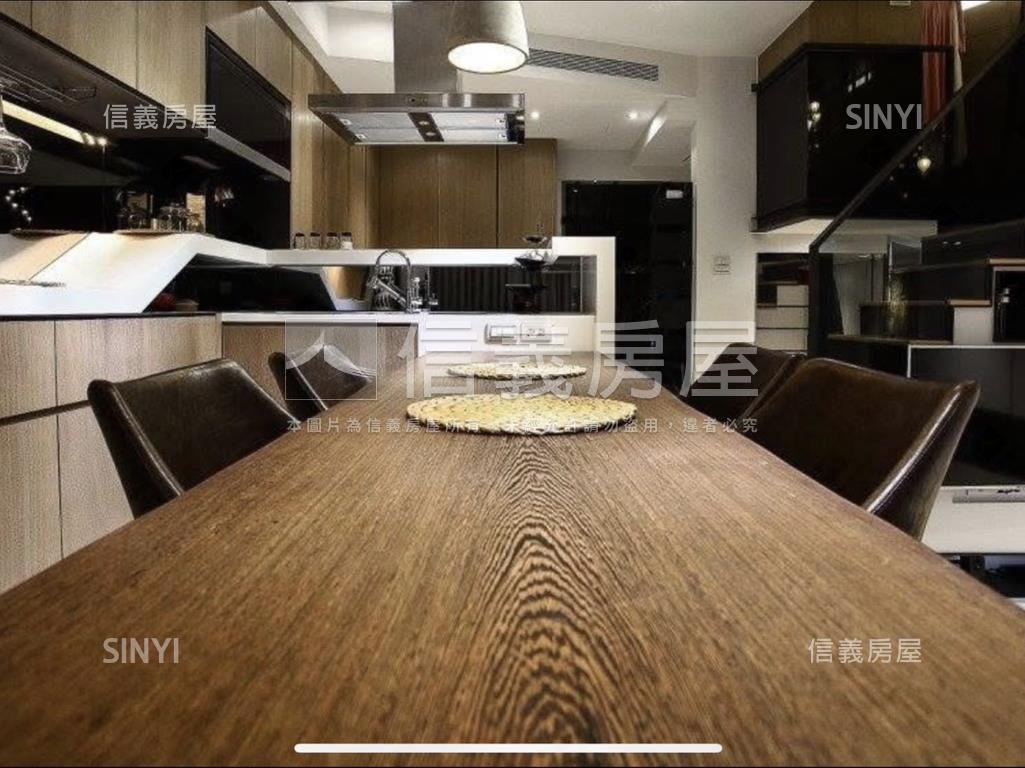 中山藝術紀陽台充電坡平房屋室內格局與周邊環境