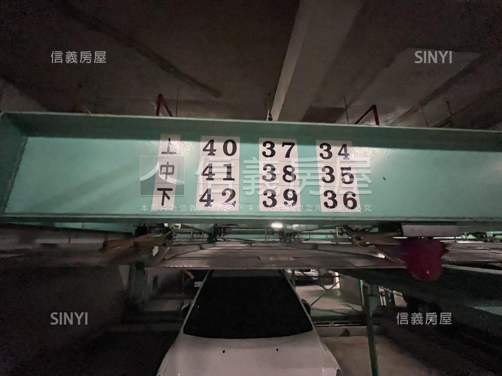 荷堤３６號車位房屋室內格局與周邊環境
