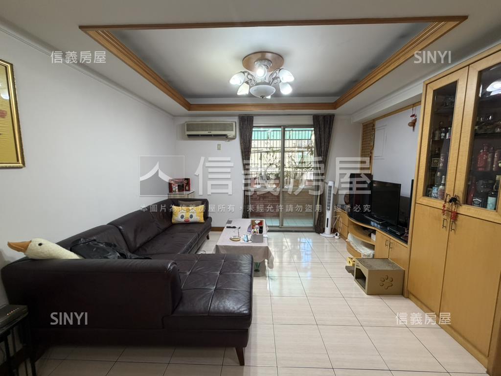 全興路四房電梯平面車位房屋室內格局與周邊環境